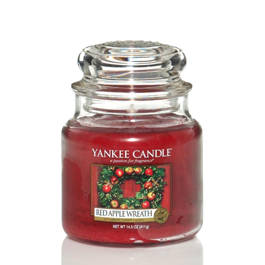 Yankee Candle Red Apple Wreath Medium Jar £16.09